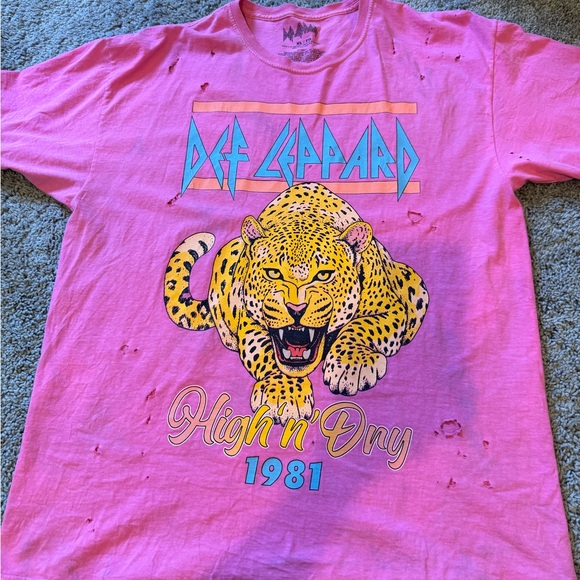Def Leppard animal rock metal band tee shirt distressed vintage sz XL pink - Picture 2 of 7